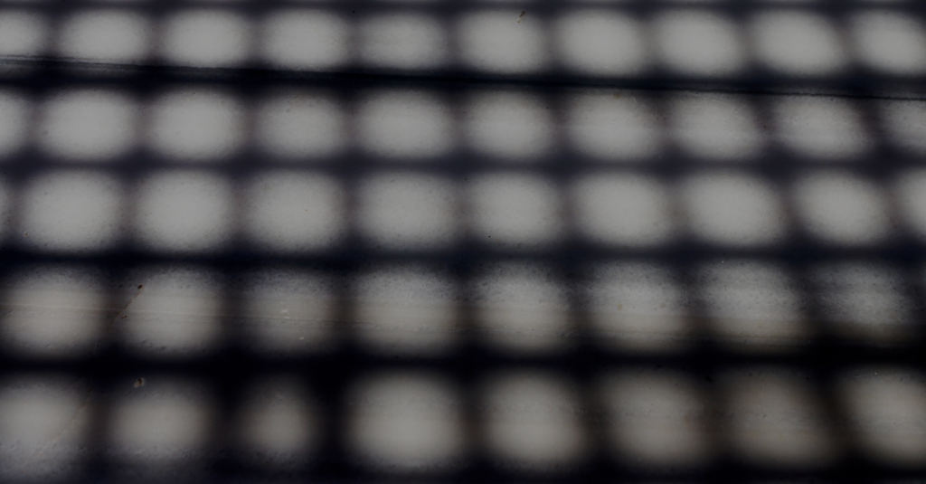 “Uma leitura concentrada e por demais contínua, que lhe distrai da realidade virtual e lhe afasta das coisas mais importantes da vida: a vida alheia, as notícias de última hora, o consumo e tudo aquilo que é caro à Nossa Inteligência Capital.”